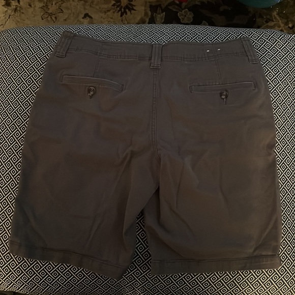 🩳 Mossimo Supply Co. grey stretchy shorts size 34 EUC - Picture 5 of 5